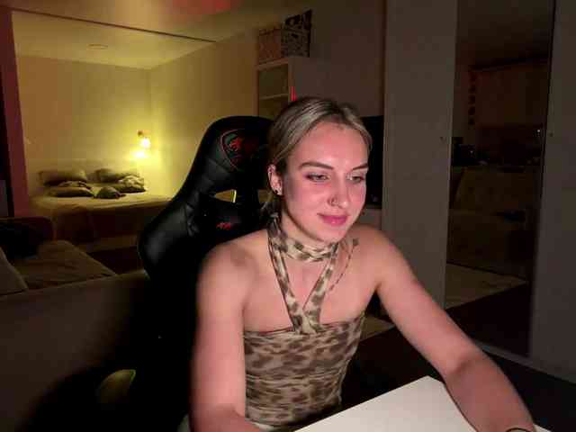MissyKissy webcam