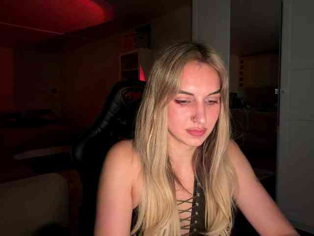 MissyKissy webcam
