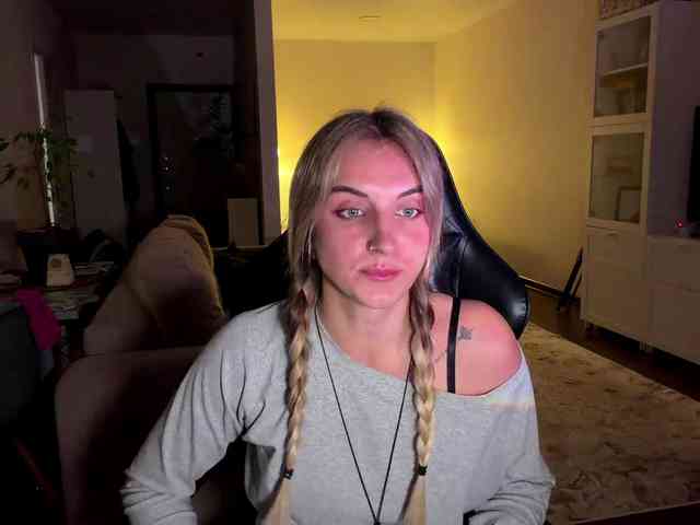 MissyKissy webcam