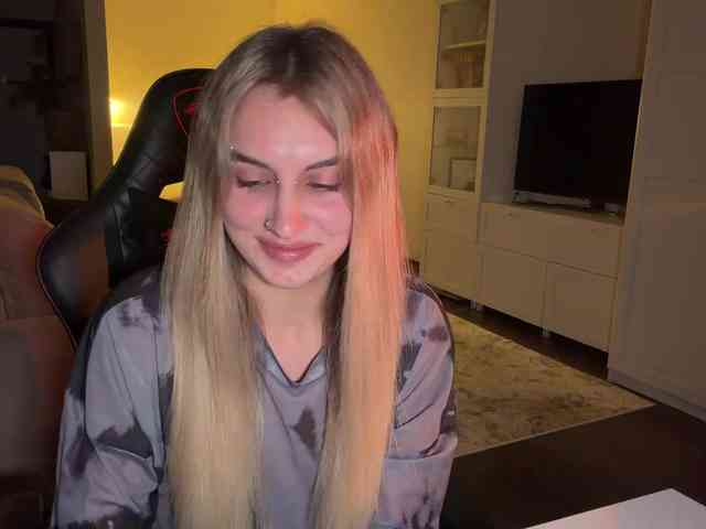MissyKissy webcam