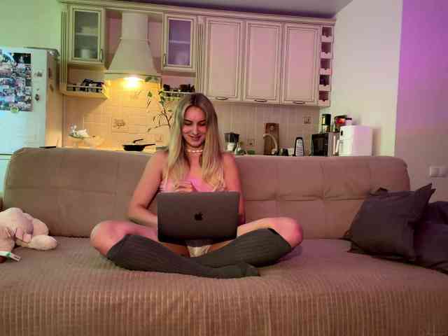 MissyKissy webcam