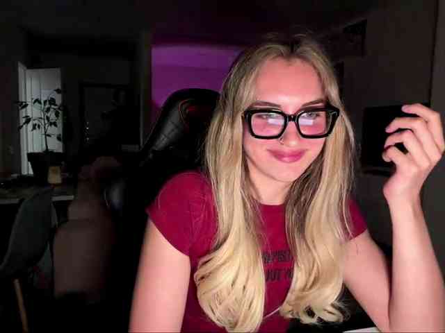 MissyKissy webcam