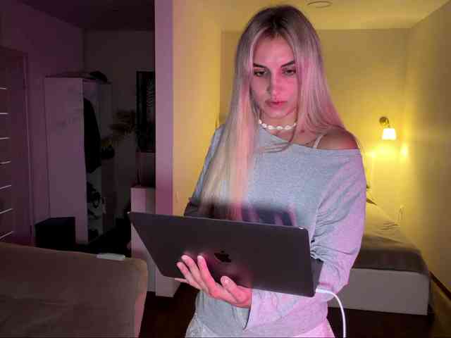 MissyKissy webcam