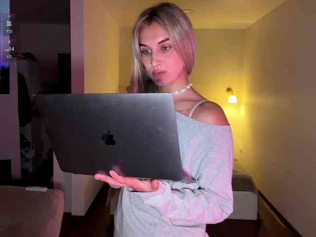 MissyKissy webcam