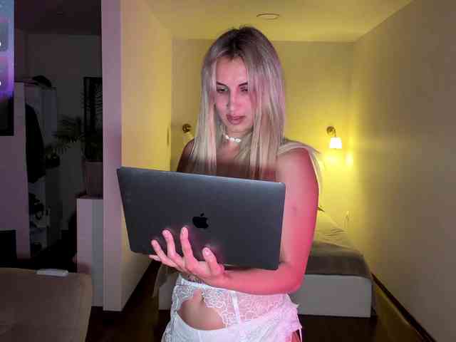 MissyKissy webcam