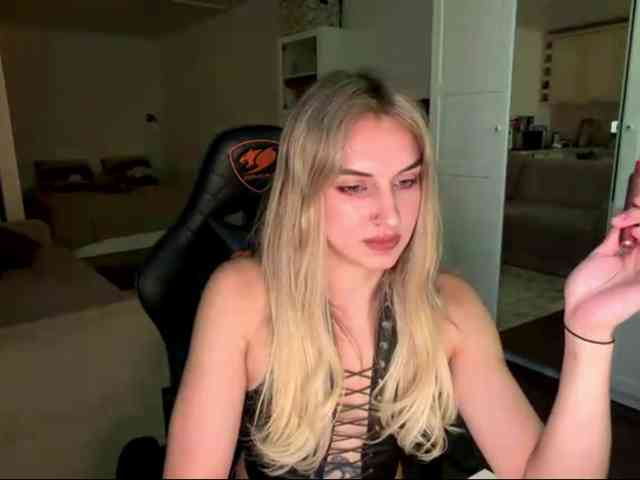 MissyKissy webcam