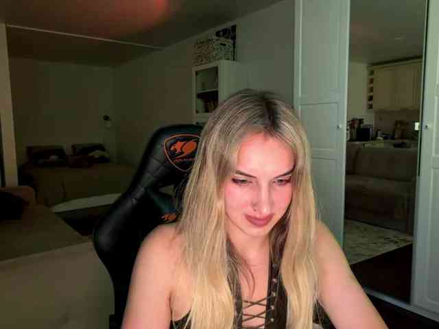 MissyKissy webcam