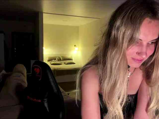 MissyKissy webcam