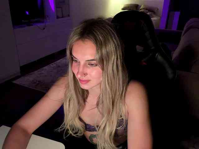 MissyKissy webcam