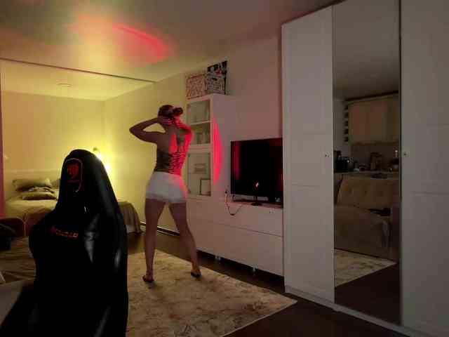 MissyKissy webcam