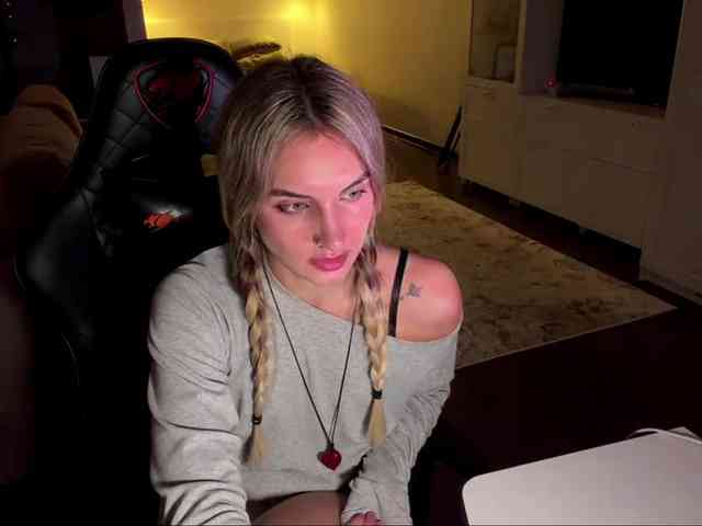 MissyKissy webcam
