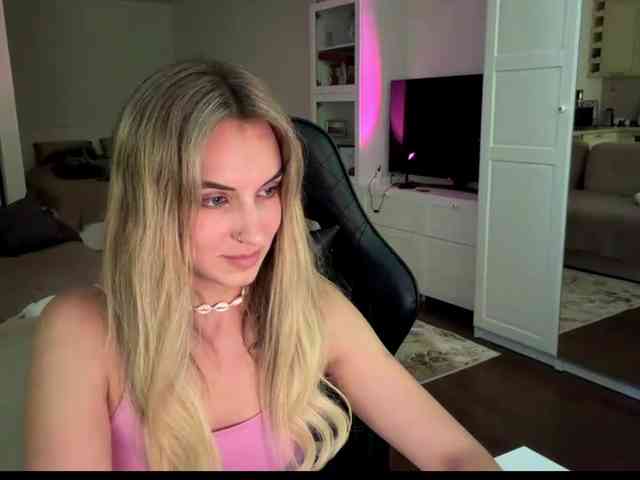 MissyKissy webcam