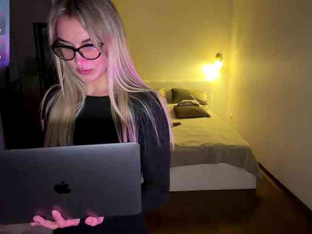 MissyKissy webcam