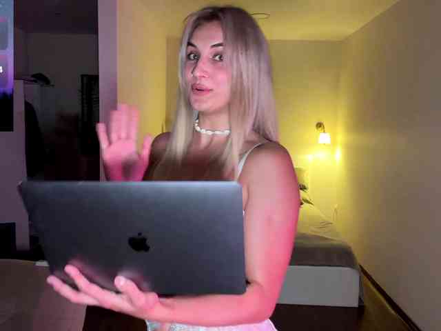 MissyKissy webcam