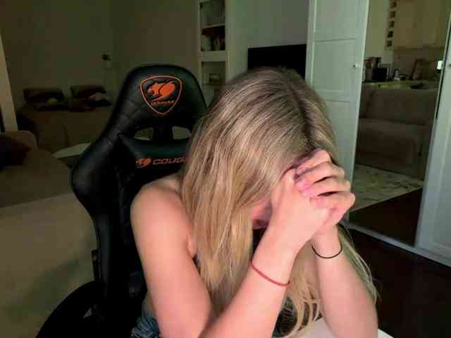 MissyKissy webcam