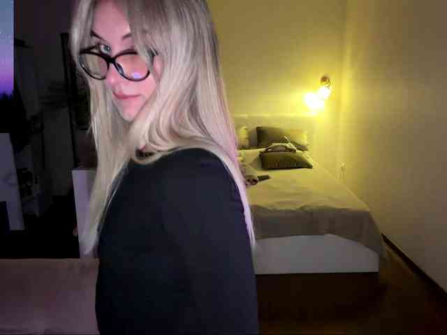 MissyKissy webcam
