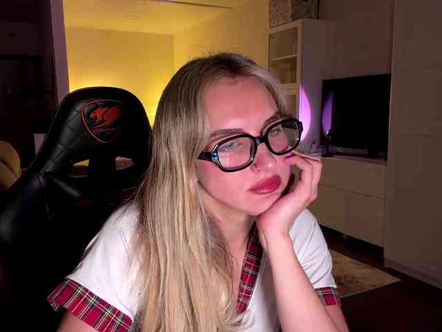 MissyKissy webcam