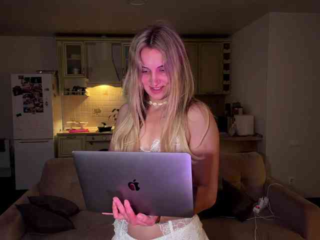 MissyKissy webcam