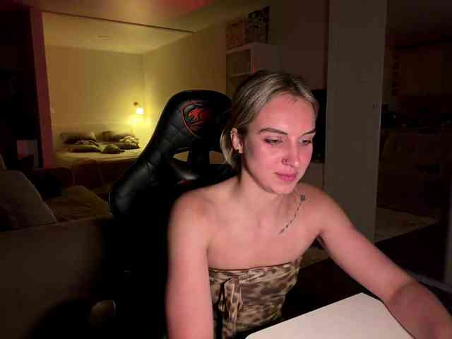 MissyKissy webcam