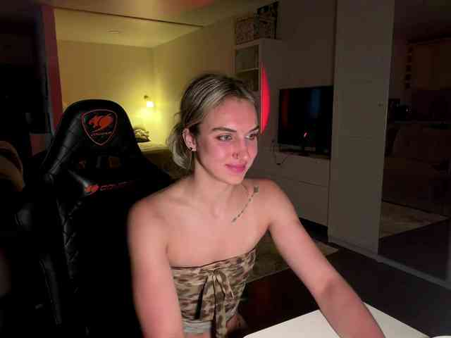 MissyKissy webcam