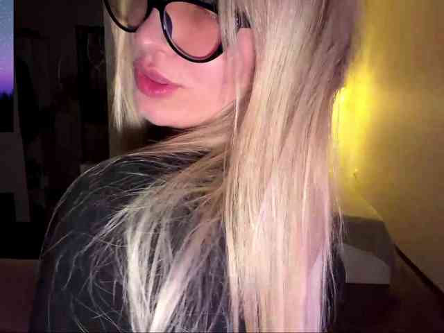 MissyKissy webcam