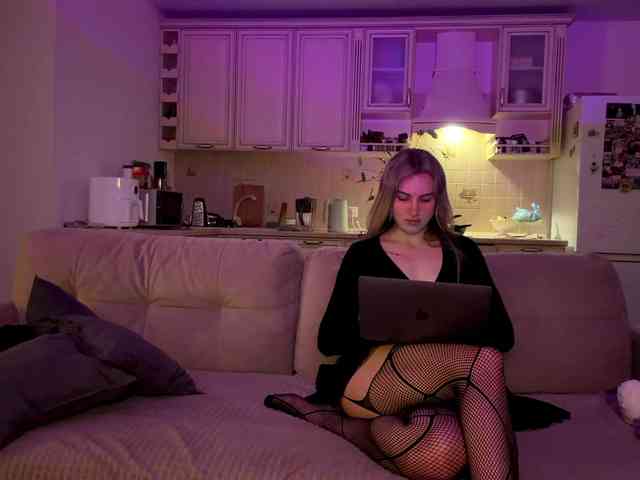 MissyKissy webcam