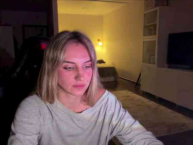 MissyKissy webcam