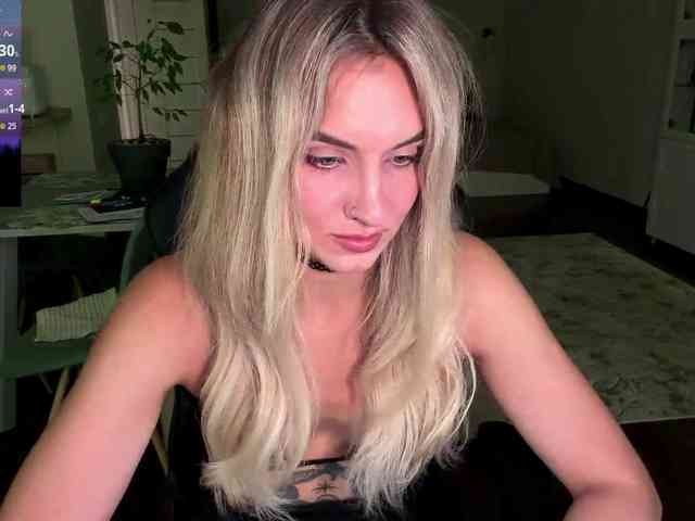 MissyKissy webcam