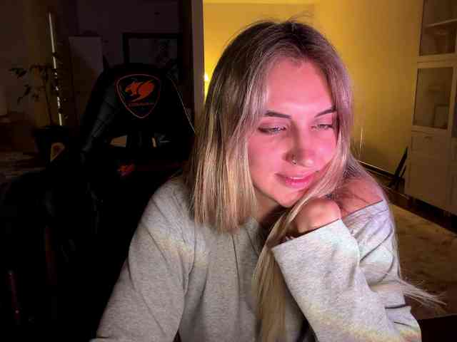 MissyKissy webcam