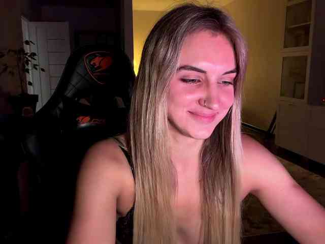 MissyKissy webcam