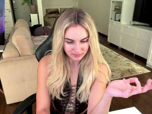 MissyKissy webcam