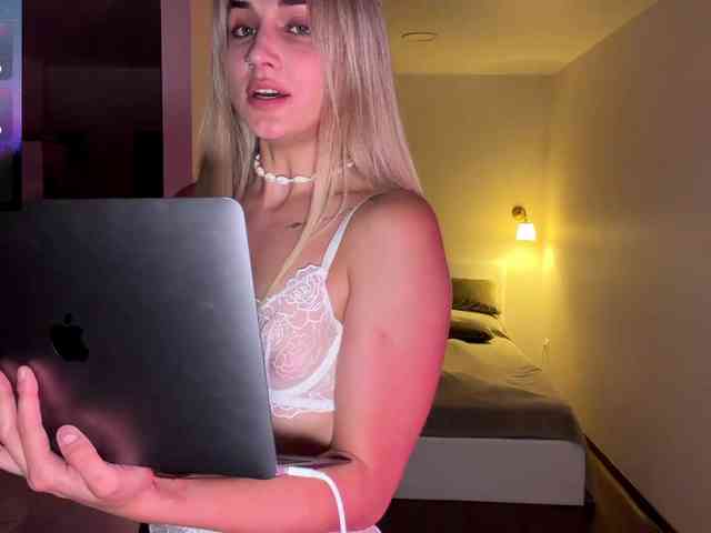 MissyKissy webcam