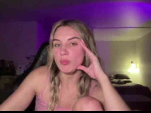 MissyKissy webcam