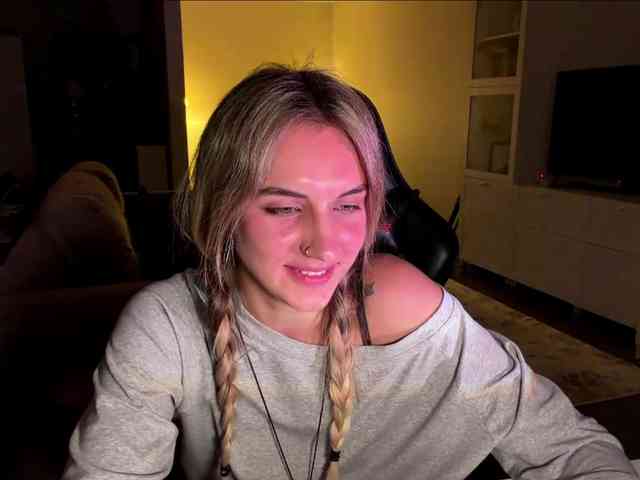 MissyKissy webcam