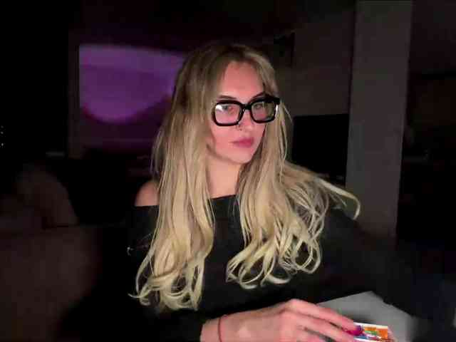 MissyKissy webcam