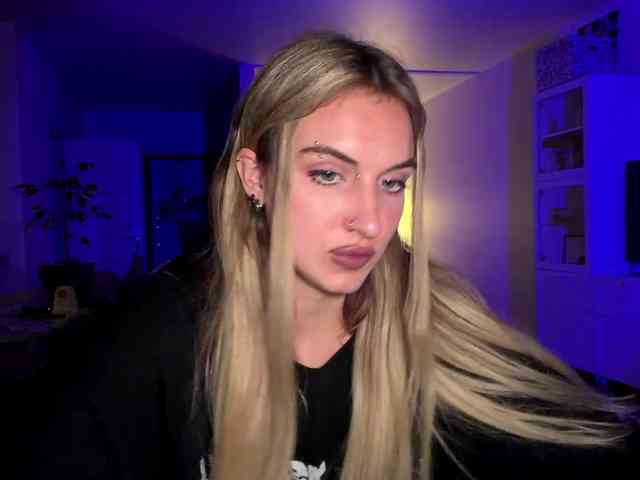 MissyKissy webcam