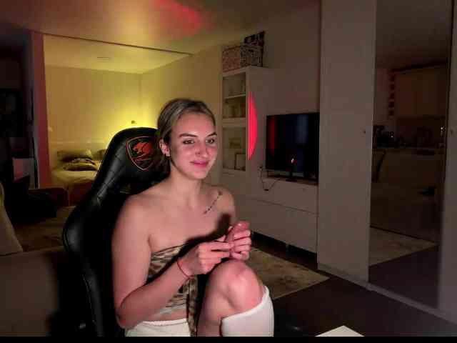 MissyKissy webcam