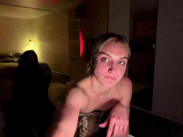MissyKissy webcam