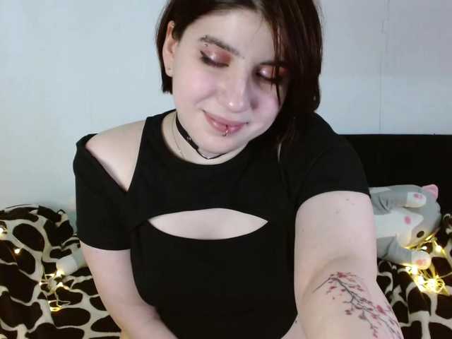 OrianaSecret live cam on BongaCams