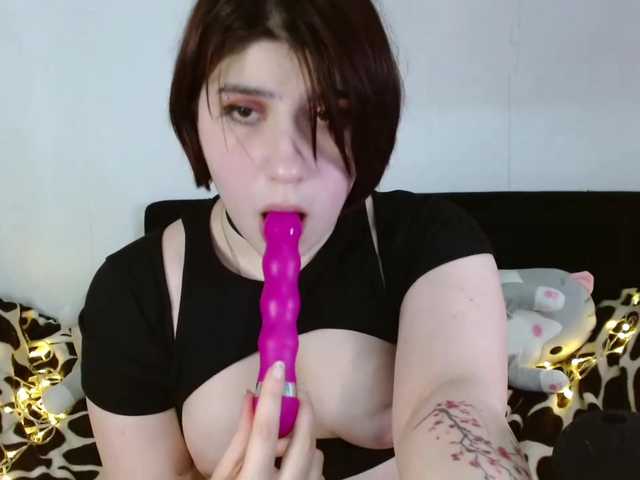 OrianaSecret live cam on BongaCams