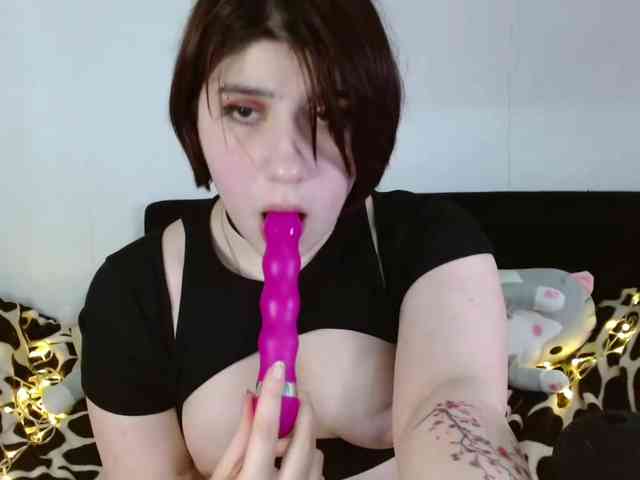 OrianaSecret webcam