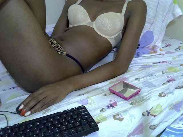 Velvet-luxe webcam
