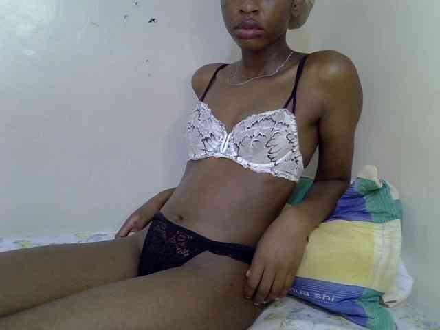 Velvet-luxe webcam