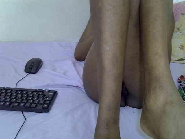 Velvet-luxe webcam