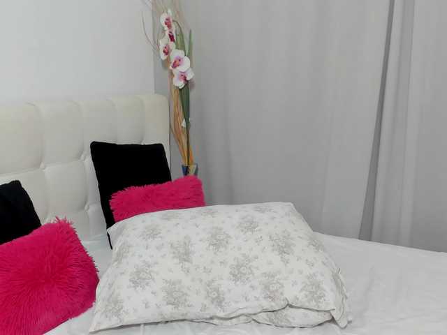 saradusk live cam on BongaCams