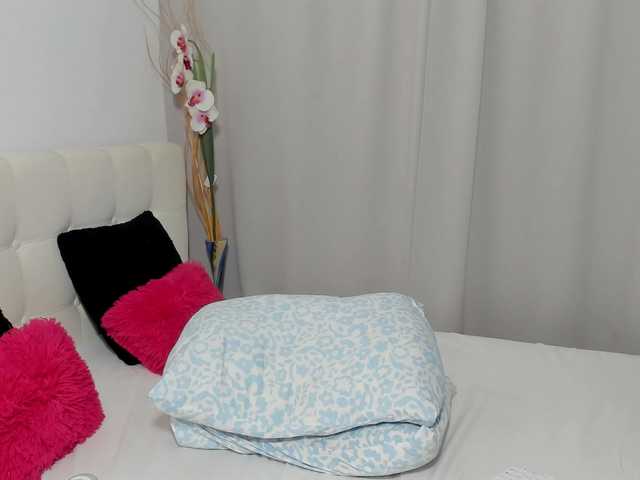 saradusk live webcam show