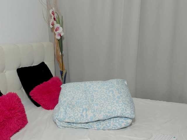 saradusk live webcam show
