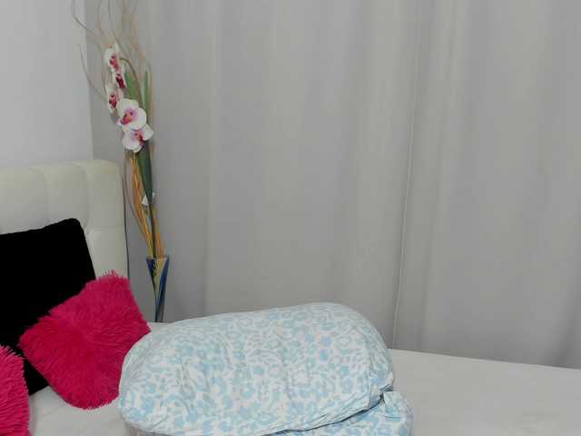 saradusk live cam on BongaCams