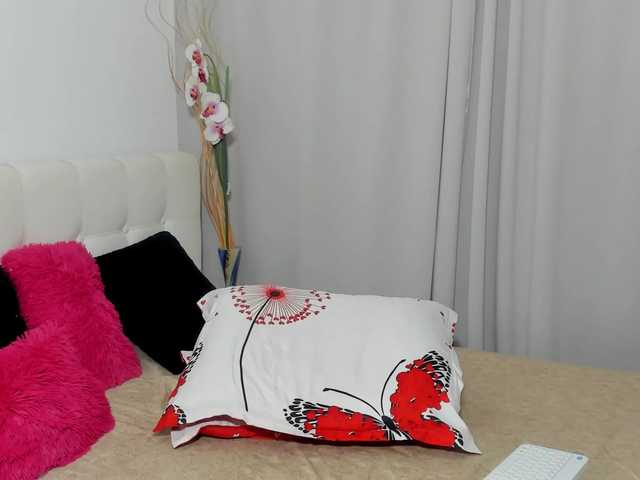 saradusk live cam on BongaCams