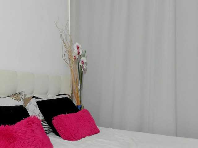 saradusk live cam on BongaCams